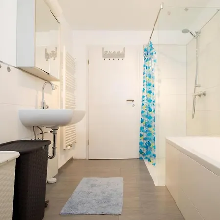 Weishaeupl Apartment *